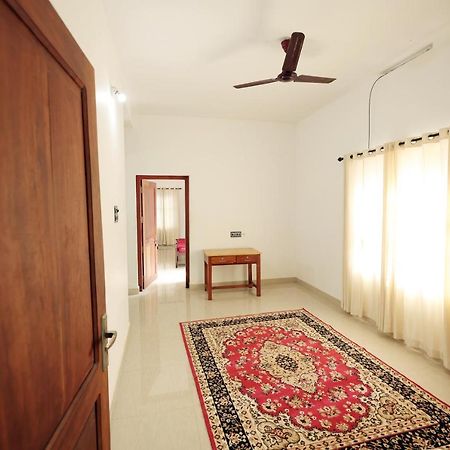 Daffodil Rooms - Non Ac Tellicherry Zewnętrze zdjęcie